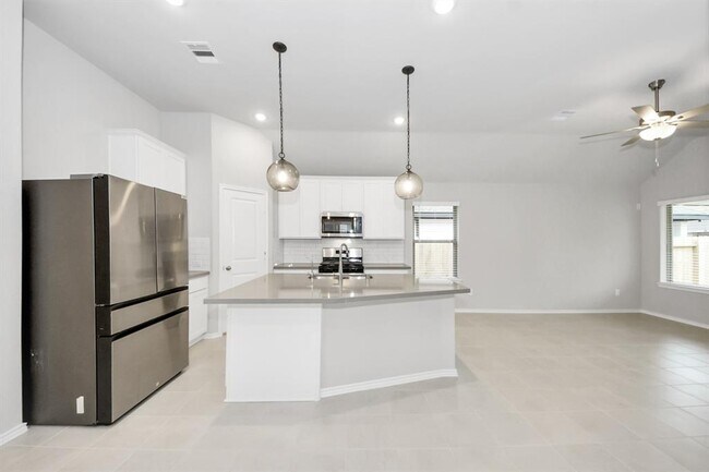 Building Photo - 20731 Sunseed Dr