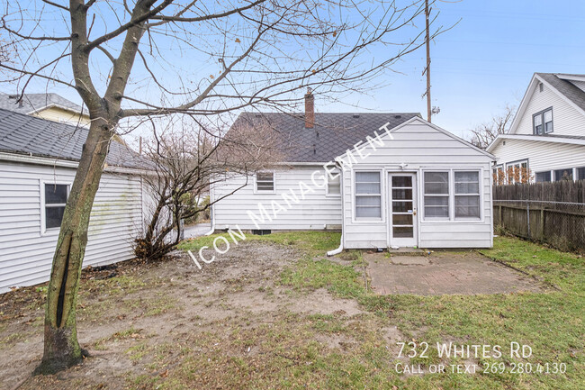 Building Photo - Charming home with garage