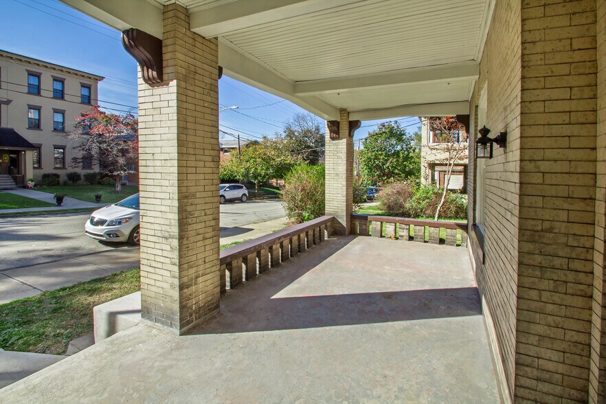 Building Photo - 439 Franklin Ave