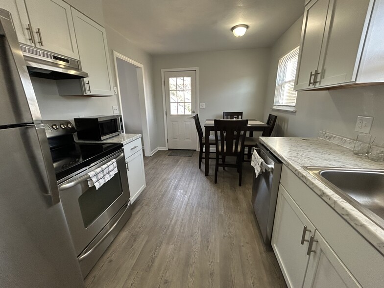 Building Photo - 3516 Garden City Blvd SE