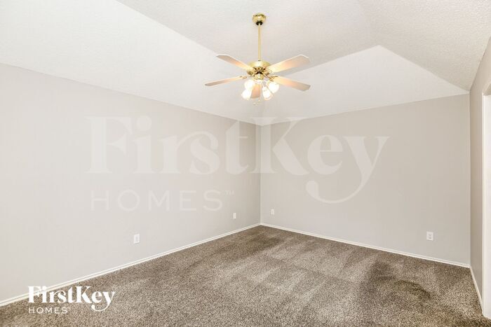 Building Photo - 4732 Lennon Ave