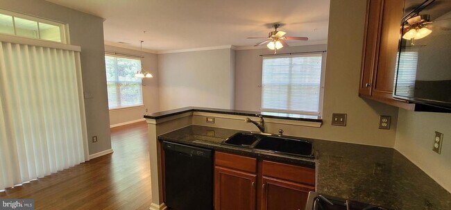 Building Photo - 43840 Hickory Corner Terrace