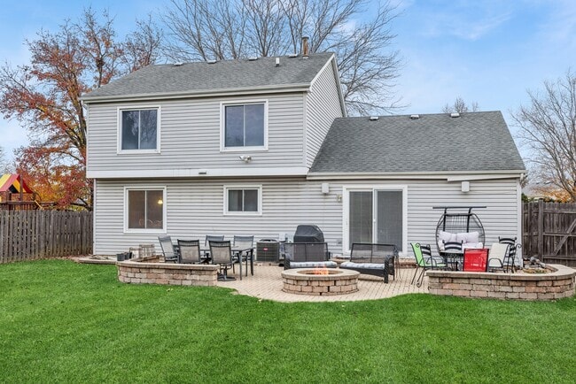 Building Photo - 145 Knightsbridge Dr