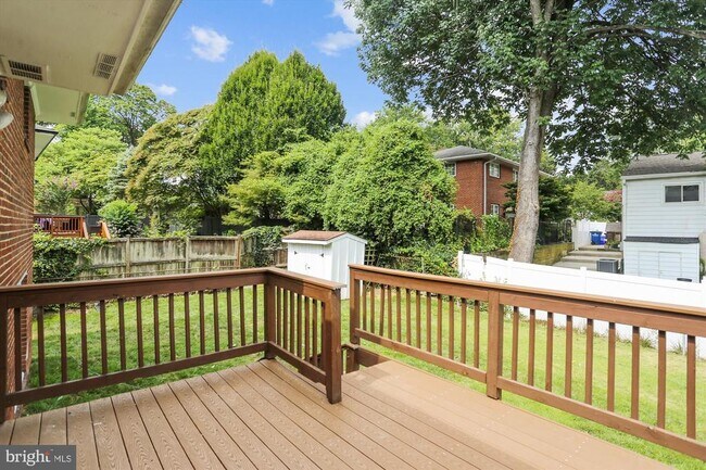 Building Photo - 4503 Traymore St