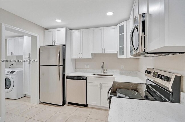 Building Photo - 9457 SW 52nd Ct