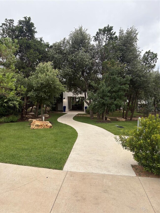 Building Photo - 12001 Vista Parke Dr