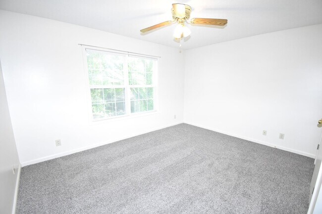 Building Photo - Forbes Avenue-248