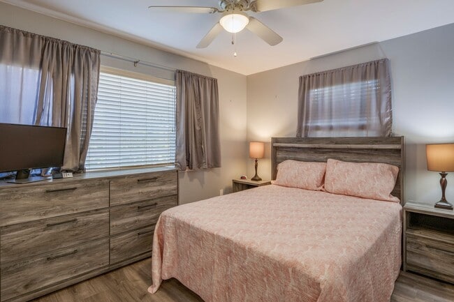 Building Photo - Villas at Kenolio Furnished Two Bedroom Tw...