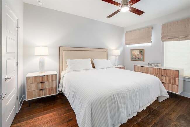 Building Photo - 1205 Elm St