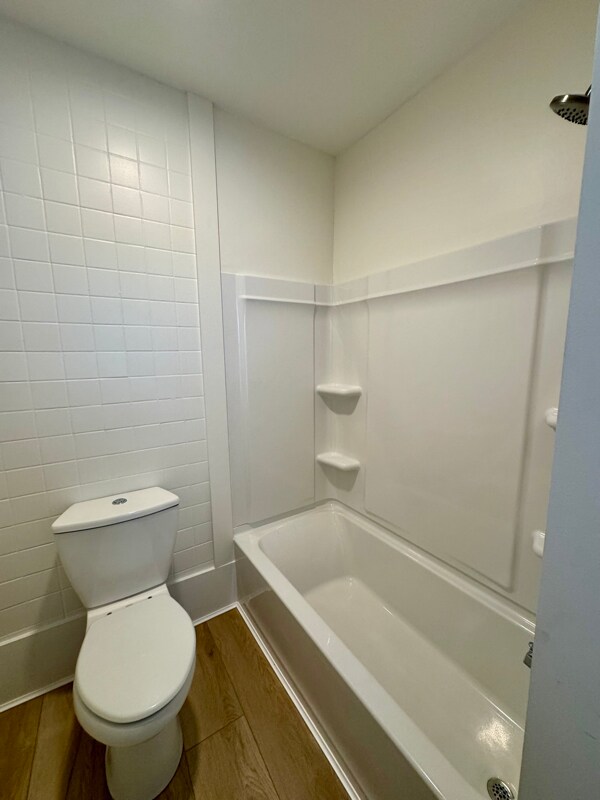 Building Photo - 76 Elm St