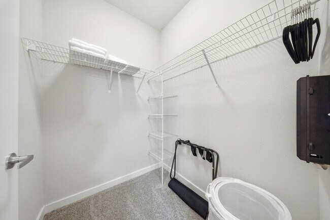 Building Photo - 1700 W Cleveland St