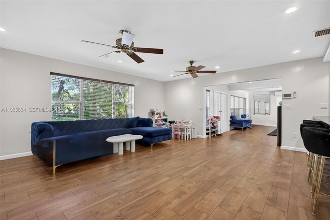 Building Photo - 11890 SW 72nd Pl