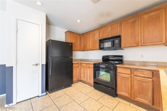 Building Photo - 325 Silverado Pines Ave