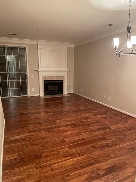 Living Room - 1813 Kenwood Ave