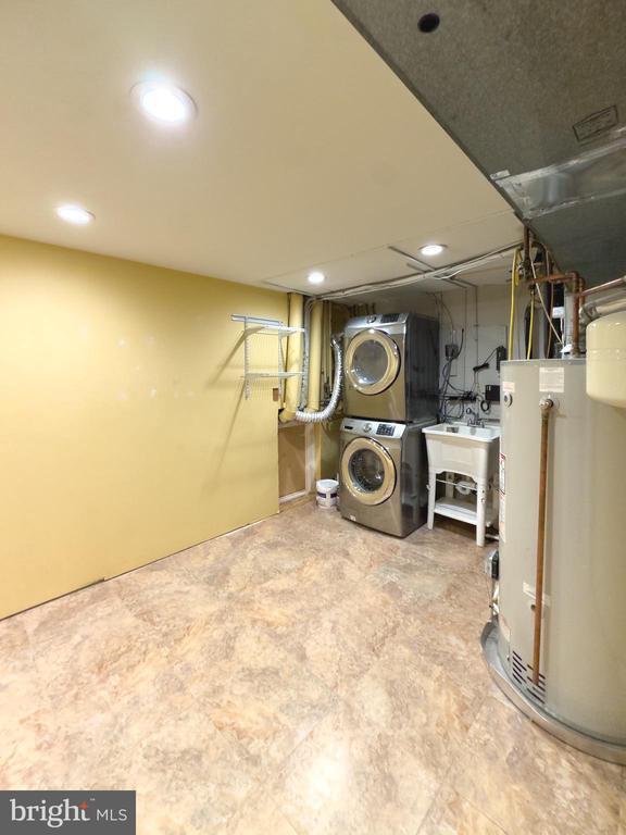 Building Photo - 2419 Ansdel Ct