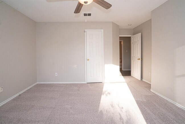 Building Photo - 2704 Frontier Ln