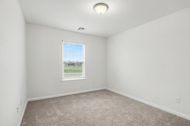 Building Photo - 8601 NW 76th St