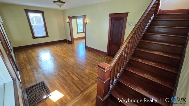 Building Photo - Beautiful 3 Bedroom Home Located in Colleg...