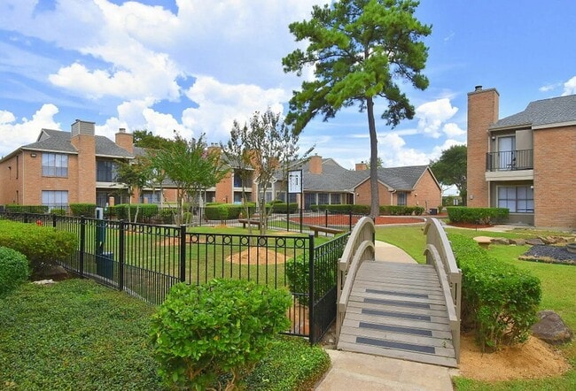 Primary Photo - 1320 Farm to Market 1960 Bypass Rd E