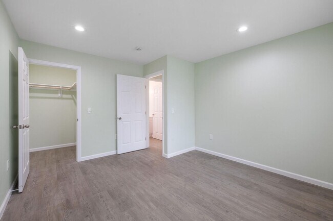 Building Photo - 15452 Romar St