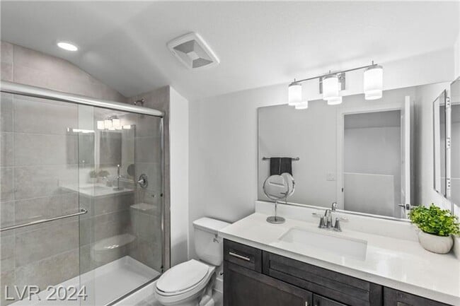 Building Photo - Modern 6Bedroom Desert Oasis with Strip & ...