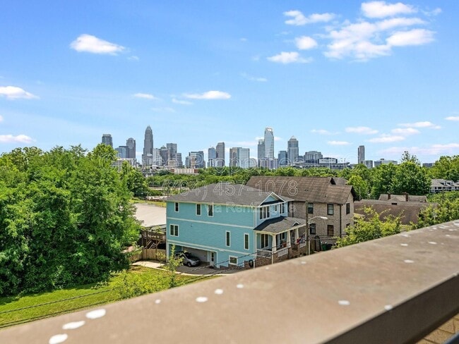 Building Photo - 1575 Duckworth Ave