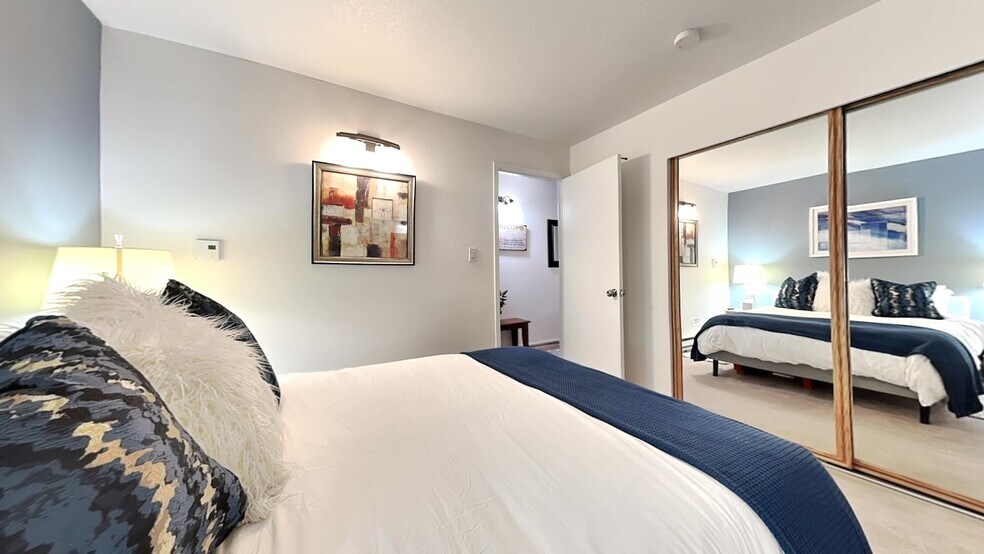 downstairs bedroom - 1530 Empire Ave