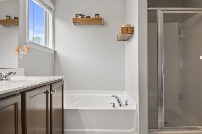 Building Photo - 401 Hope Ct