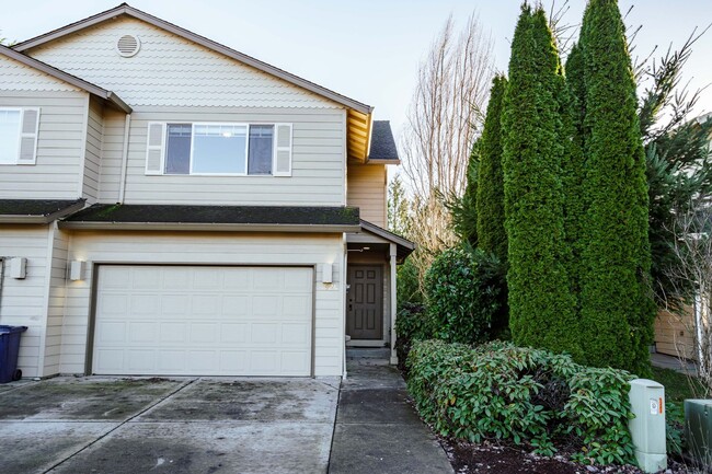 Primary Photo - 3 Bedroom 2.5 Bath Duplex -Quick Easy Acce...