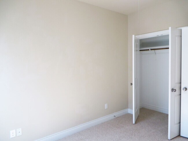 Building Photo - 3 Bedroom 2 Bathroom Siena Round Rock Home