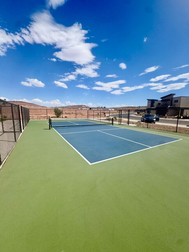 Building Photo - 4208 South Crimson Cliffs Wy