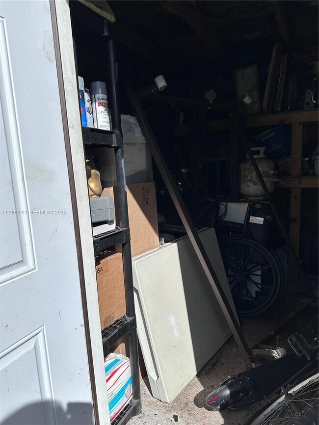 Building Photo - 16215 SW 139th Ct