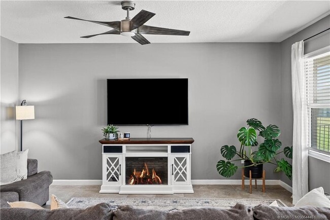 Building Photo - 10760 SW Cremona Way