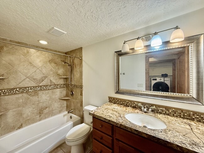 Building Photo - 6819 S Greenfield Way