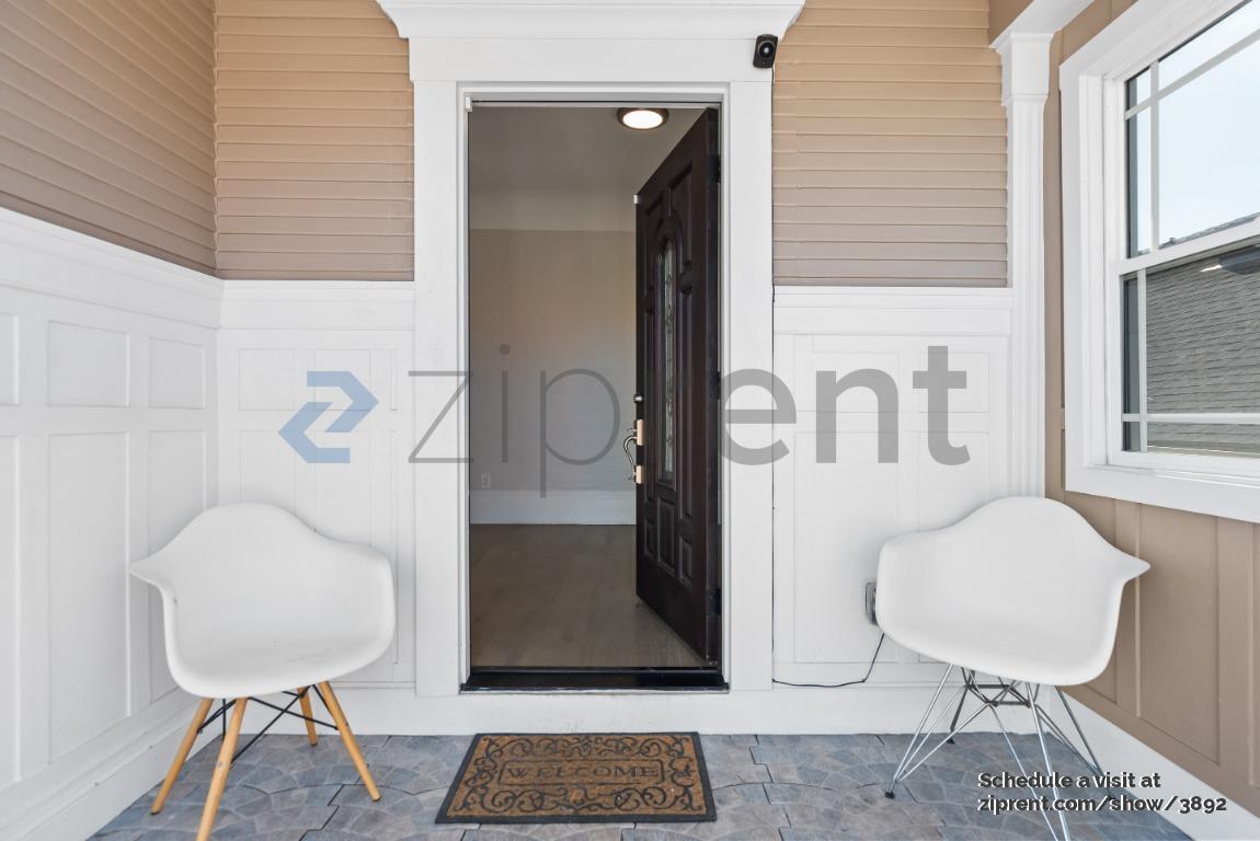 Building Photo - 2624 Adeline St