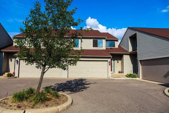 Building Photo - 716 Eton Ct