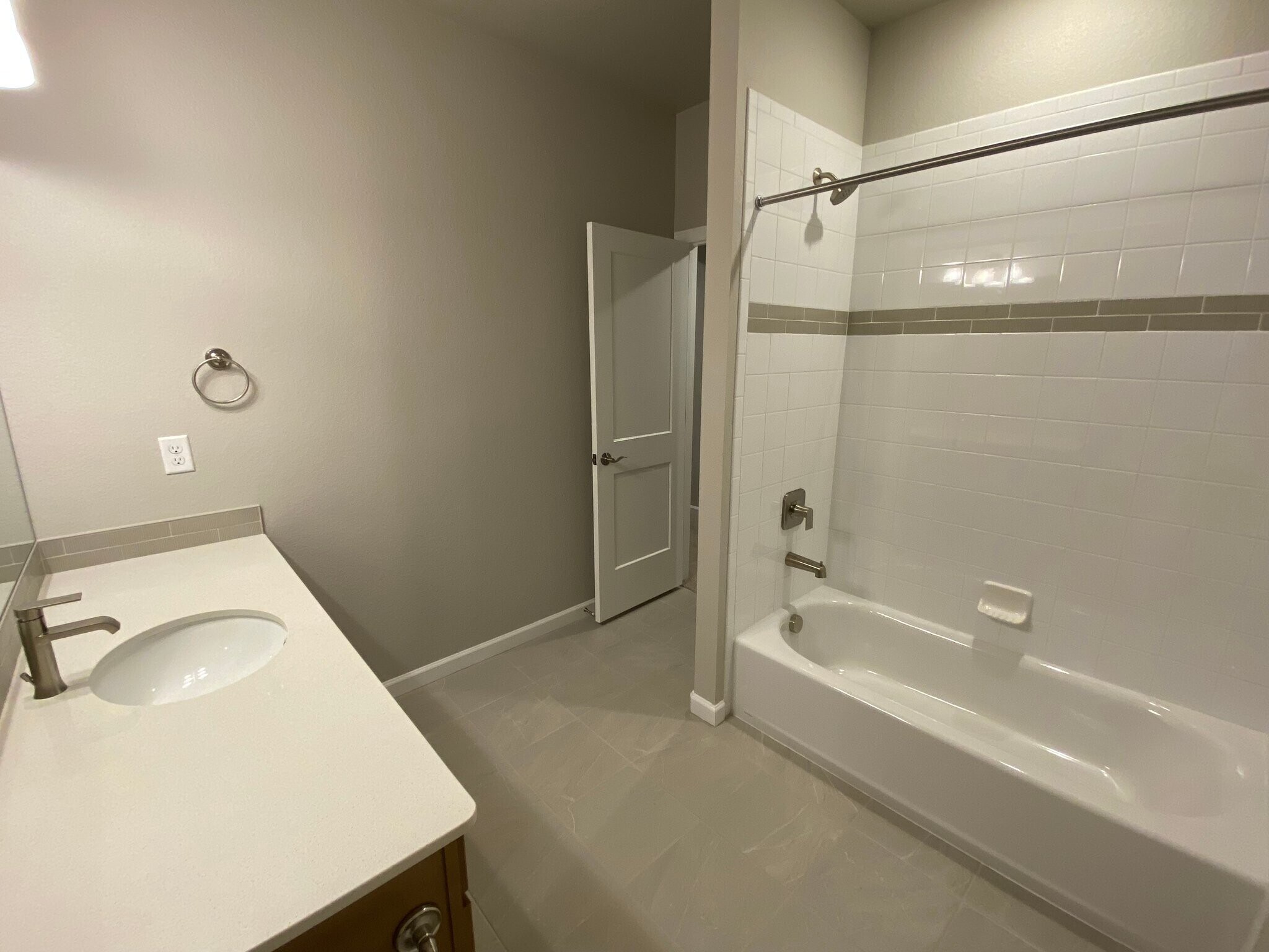 Building Photo - 6526 Miro Ln