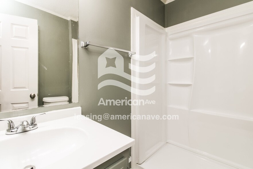 Building Photo - 708 Fair St