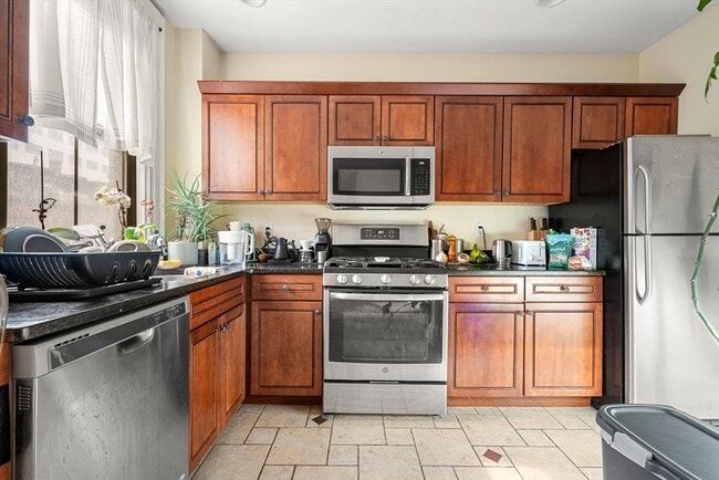 Building Photo - 104 E Brookline St