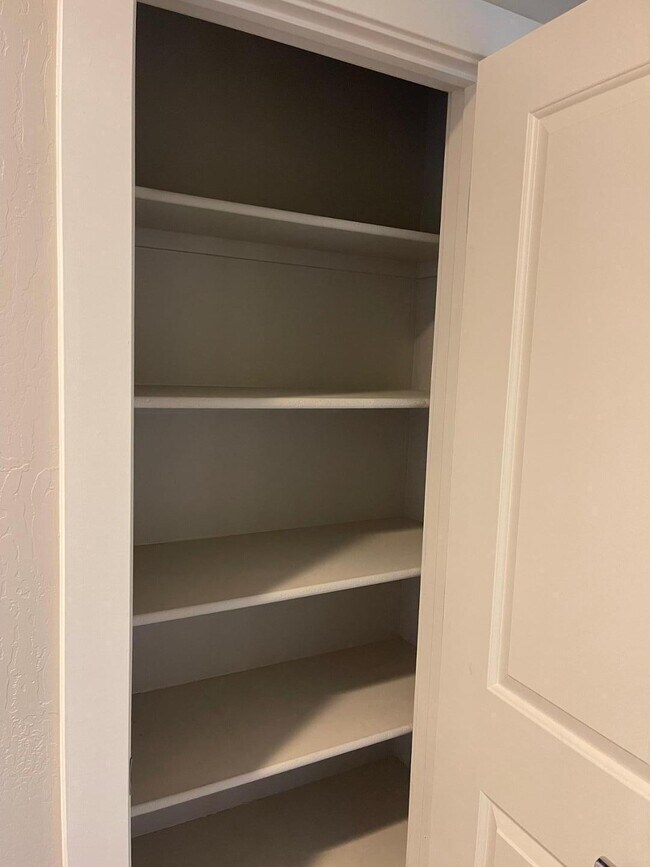 Building Photo - 1668 Bull Lea Dr SE