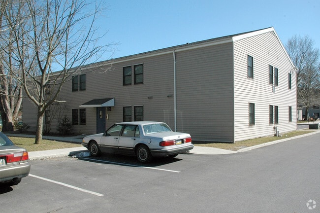 Primary Photo - Creekview Apartments