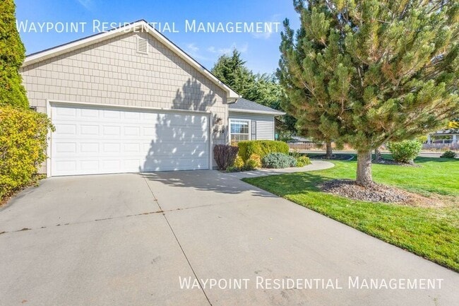 Building Photo - 9640 W Sleepy Hollow Ln