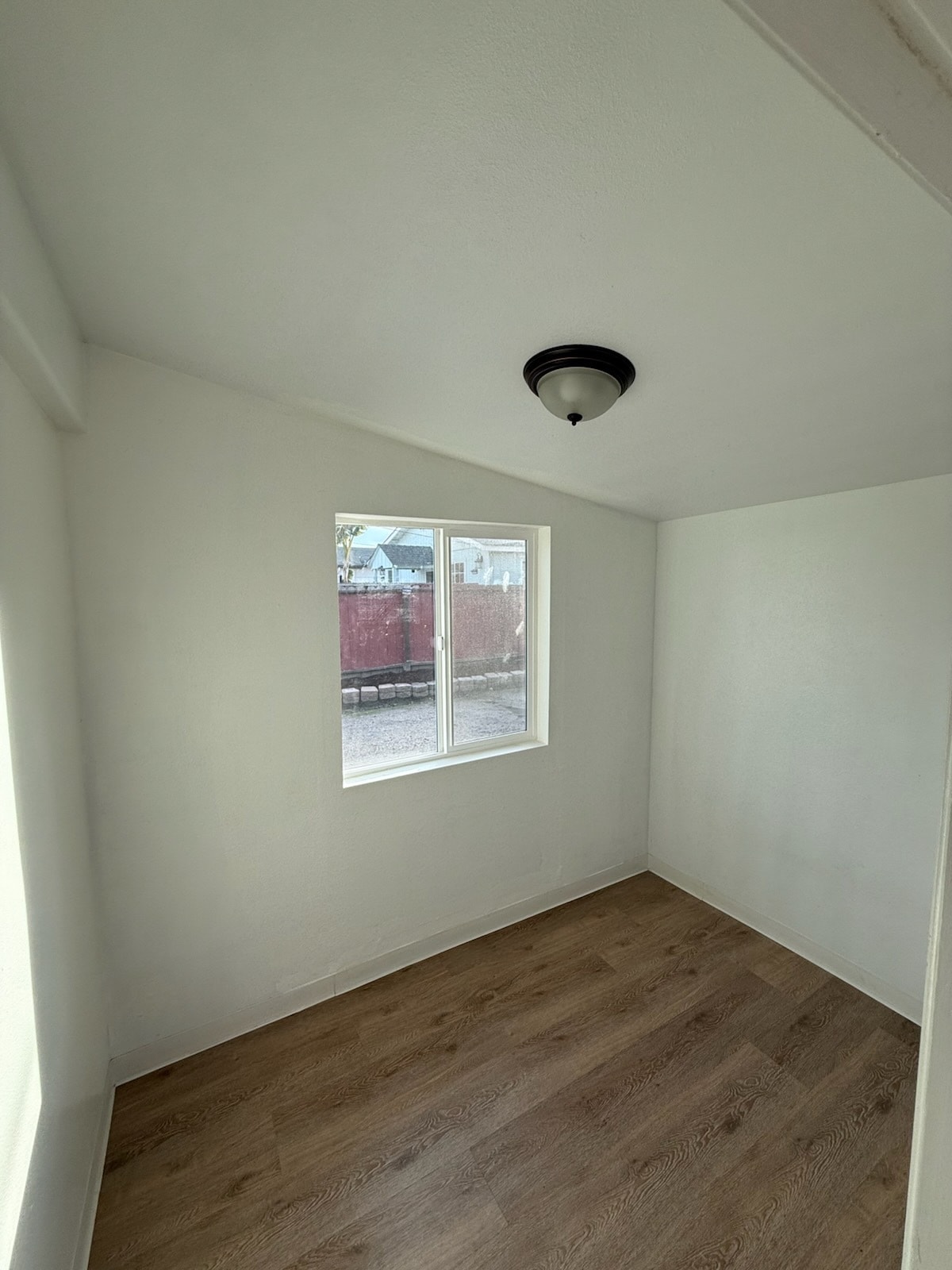Building Photo - 370 Bridgevale Rd