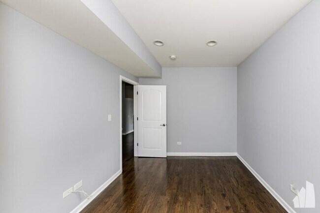 Building Photo - 2 bedroom in Maywood IL 60153