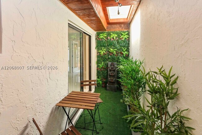 Building Photo - 6330 SW 135th Ave