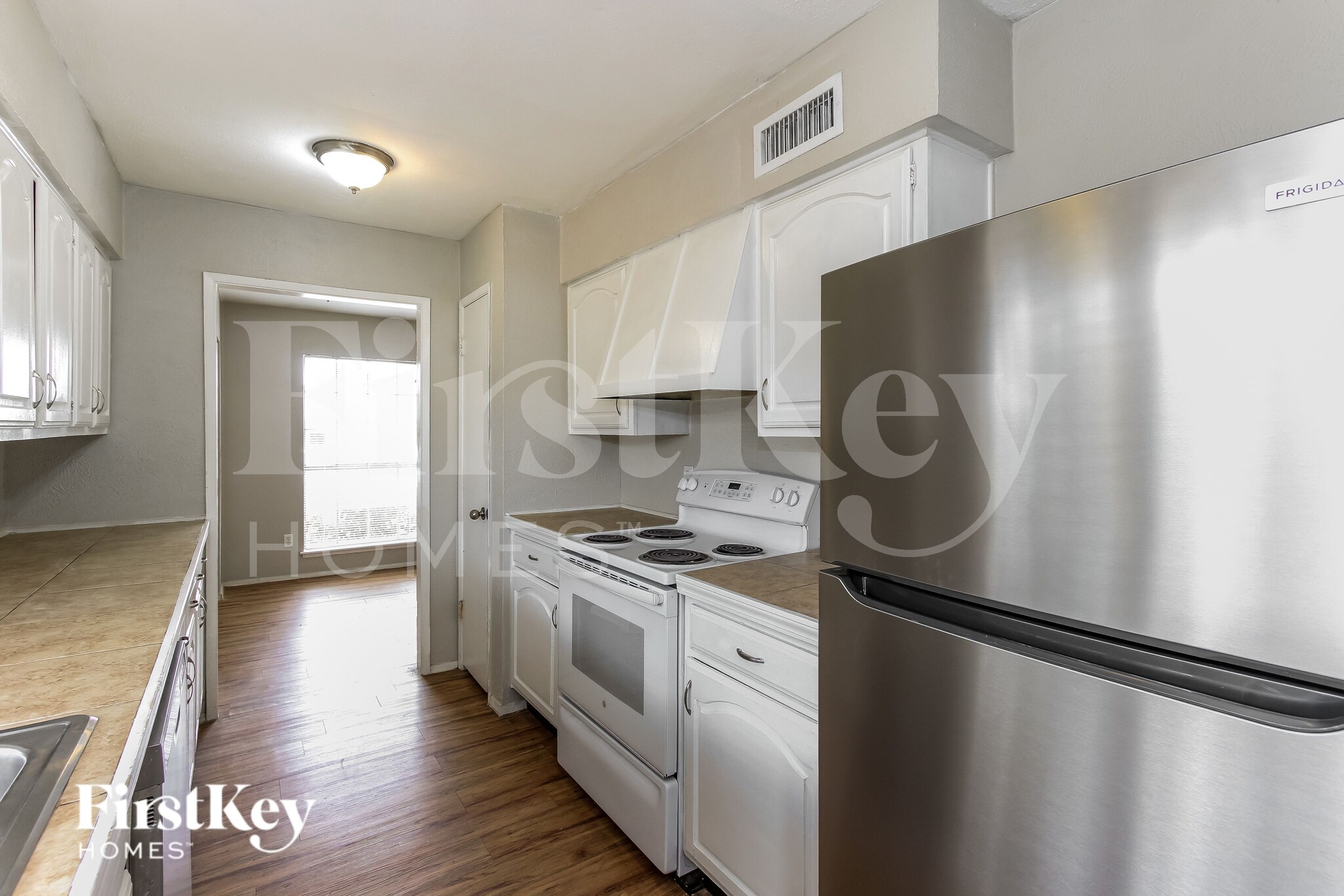 Building Photo - 3537 Rockcrest Dr