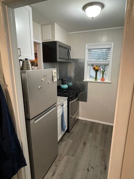 kitchen - 312 Jagoe St