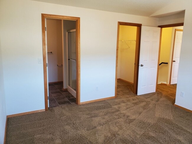 Building Photo - 3259 McKern Pl