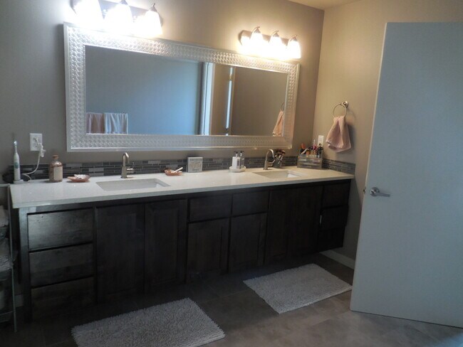 Building Photo - 12346 NE 114th St