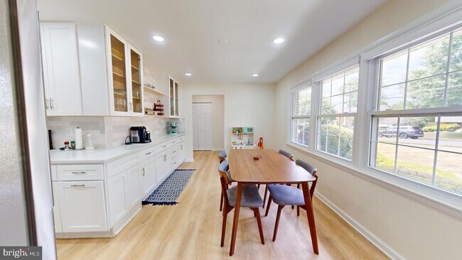 Building Photo - 5810 Helmsdale Ln